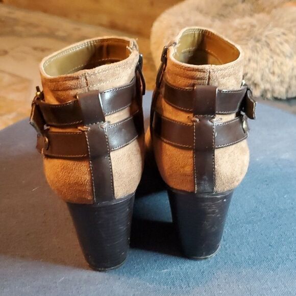 Liz Claiborne Brown Suede Ankle Boots with Leather Strap - Block Heel - Size 10 - Picture 4 of 10